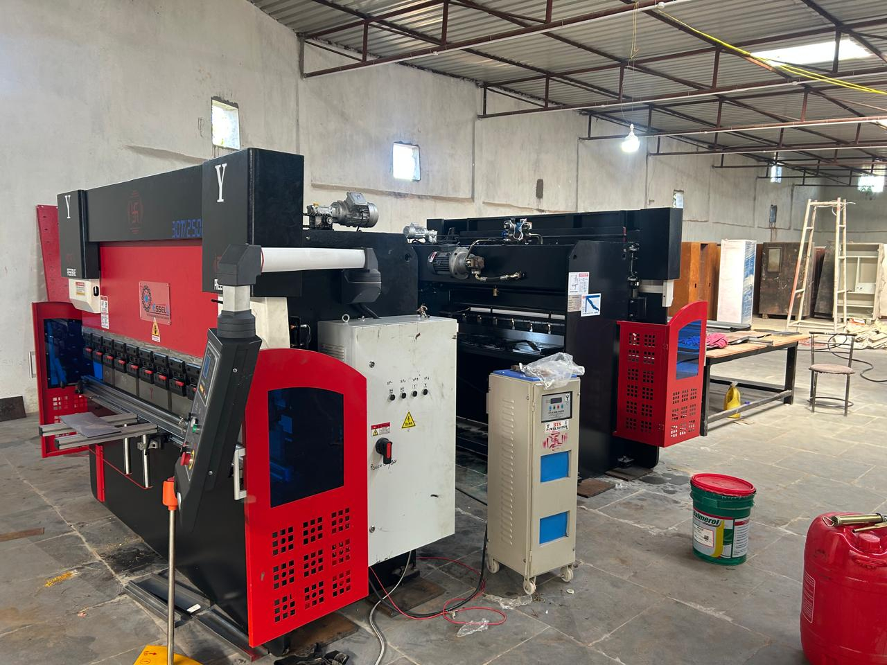 NC Hydraulic Plate Bending Machine 4 PRESS BRAKE MACHINE NEAR ME