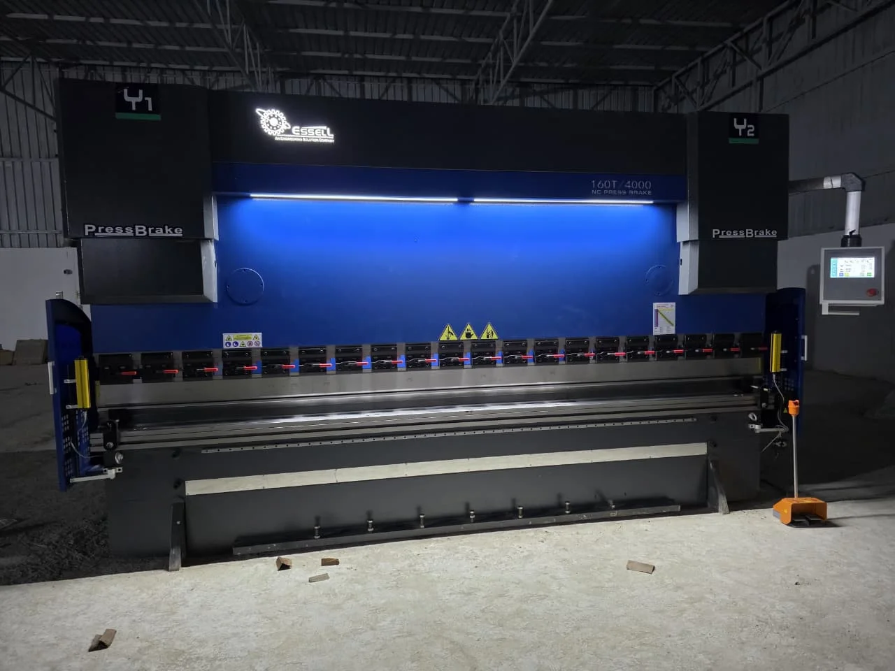 CNC BENDING MACHINE